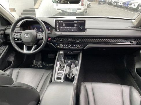Used 2023 Honda Accord Touring image 7