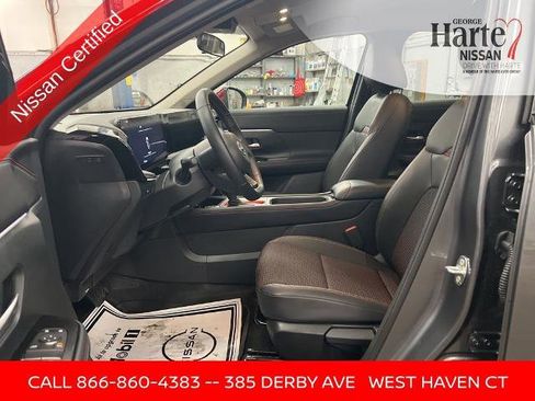 Certified 2025 Nissan Kicks SR image 22