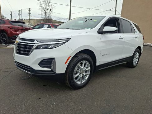 Used 2024 Chevrolet Equinox LT image 1