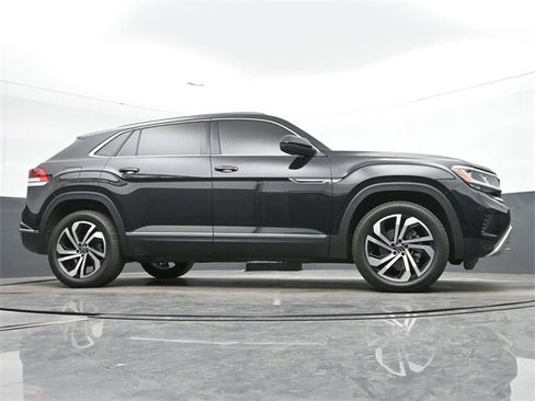 Used 2020 Volkswagen Atlas Cross Sport SEL Premium image 11