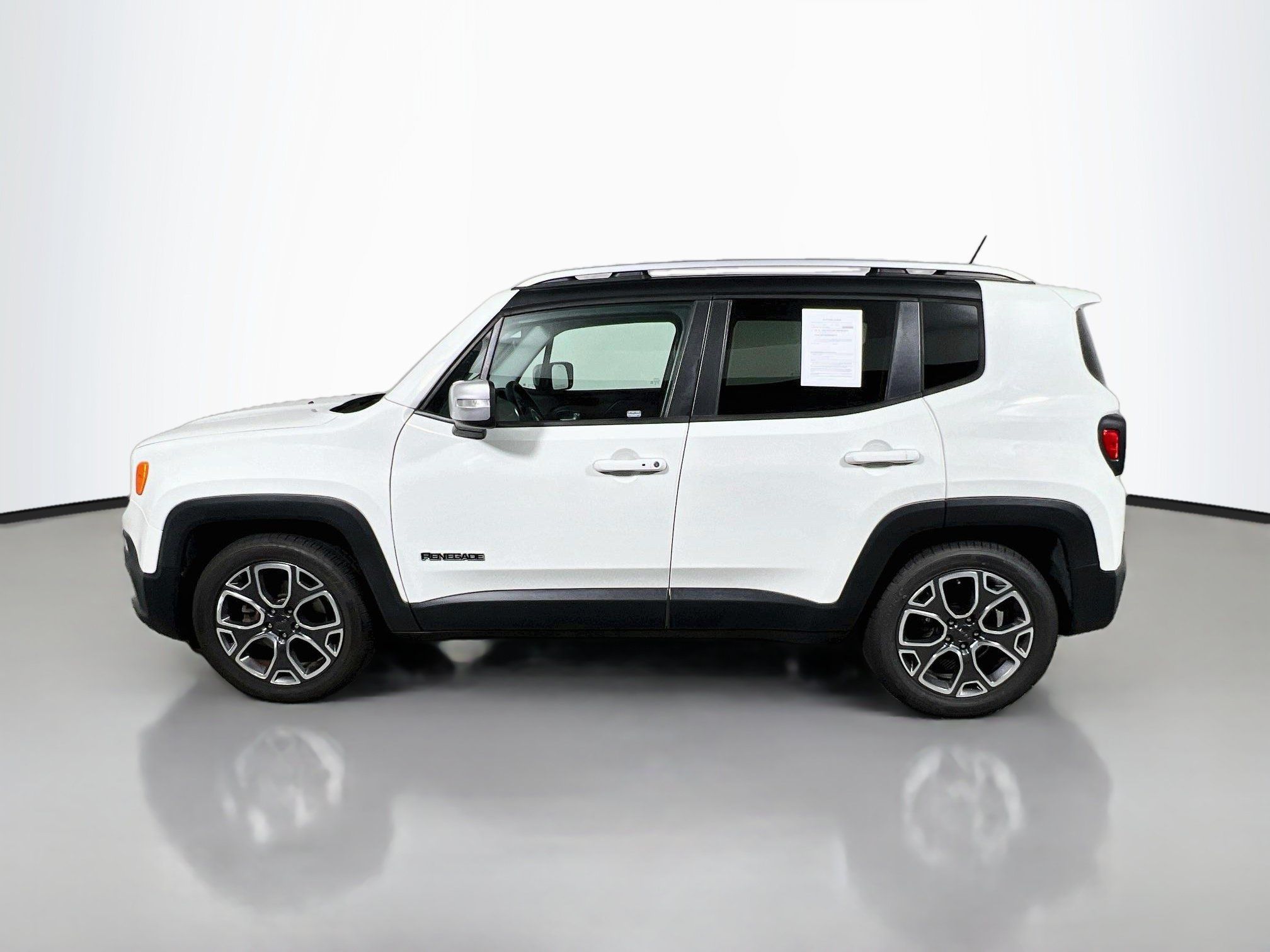 Used 2016 Jeep Renegade Limited FWD image 9
