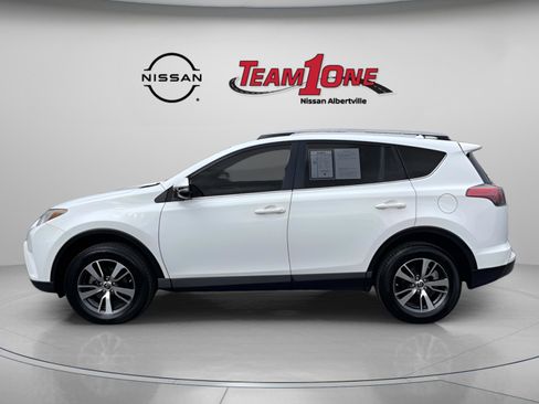 Used 2018 Toyota RAV4 XLE image 5