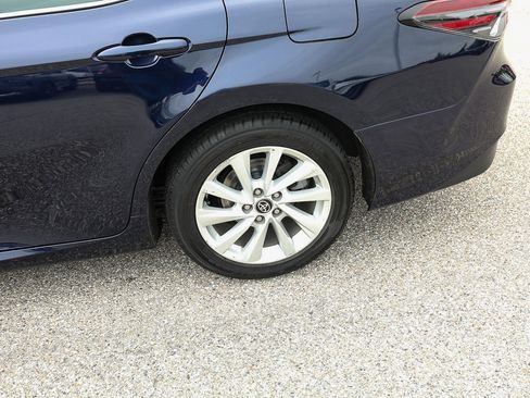 Used 2022 Toyota Camry LE FWD image 3