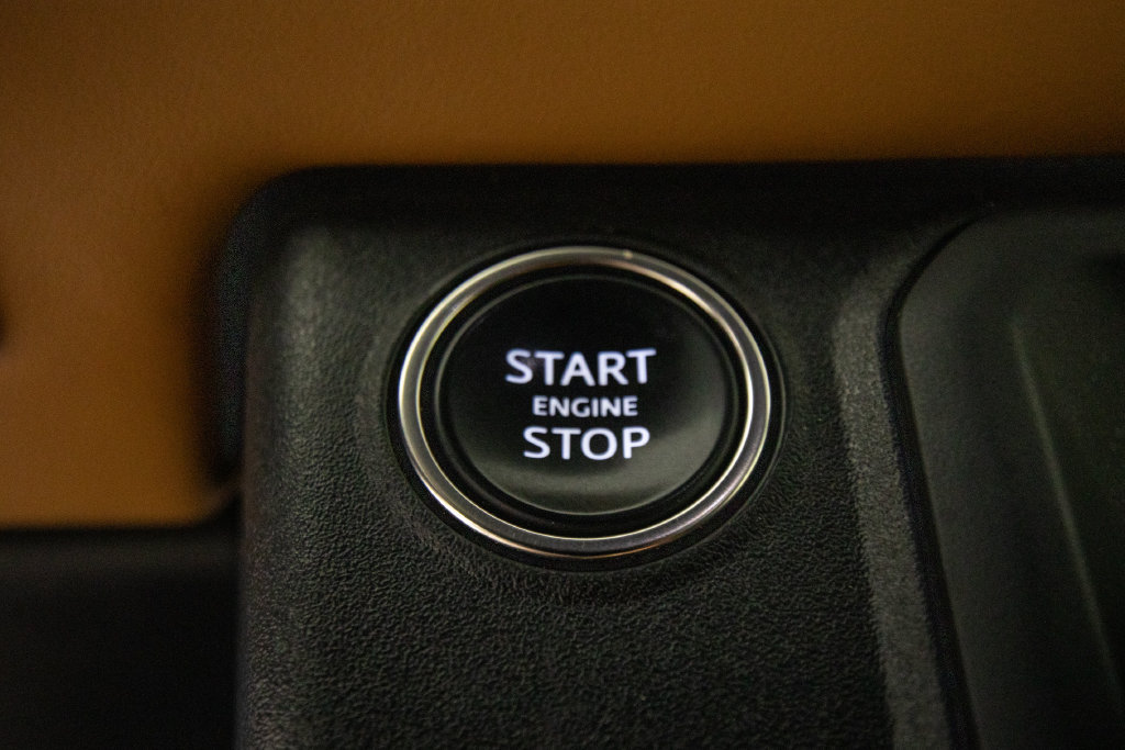 Used 2024 Land Rover Defender 110 X-Dynamic SE AWD/4WD image 25