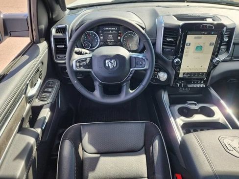 Used 2024 RAM 1500 Laramie AWD/4WD image 3