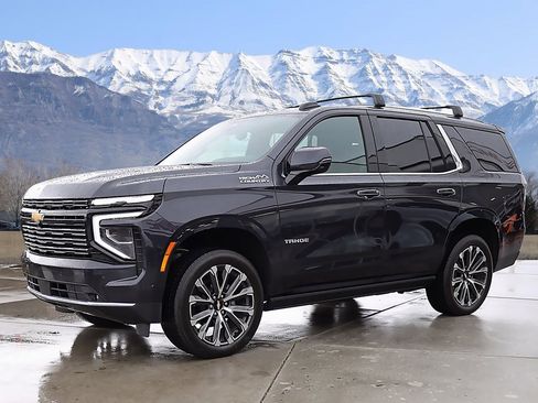 Used 2025 Chevrolet Tahoe High Country image 2