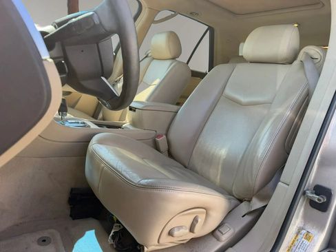 Used 2008 Cadillac SRX 2WD V8 w/ Utility Package image 10