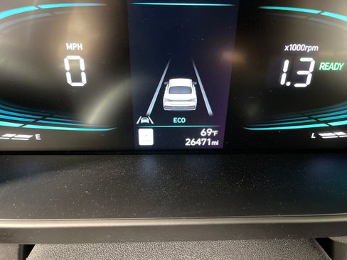 Certified 2025 Hyundai Elantra Blue FWD image 21