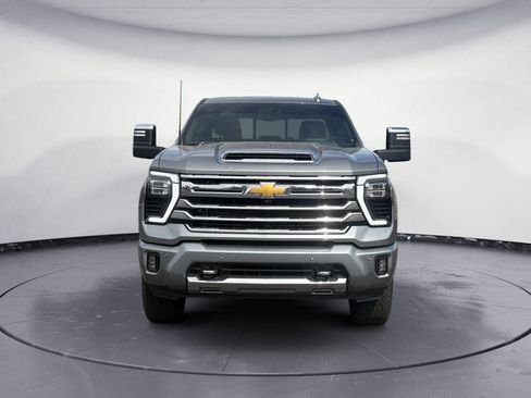 Used 2025 Chevrolet Silverado 2500 High Country w/ High Country Premium Package AWD/4WD image 2