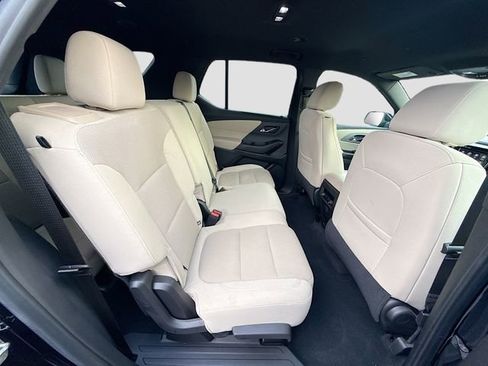 Used 2023 Chevrolet Traverse LS image 28