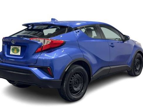 Used 2019 Toyota C-HR LE FWD image 2