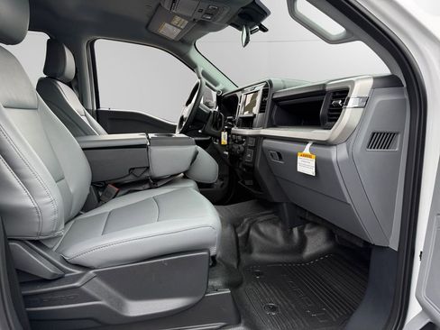 New 2026 Ford F550 4x4 Crew Cab image 15