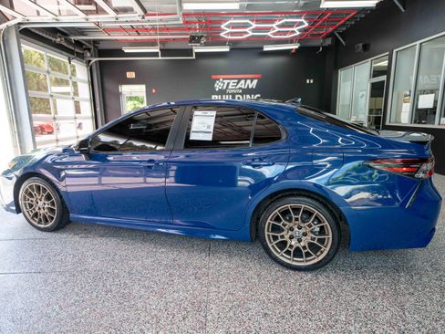 Used 2024 Toyota Camry SE FWD image 2