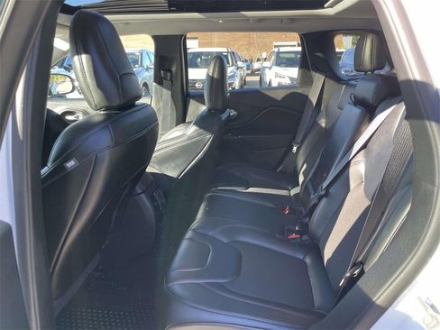 Used 2022 Jeep Cherokee Trailhawk w/ Sun, Sound & Nav Group image 12