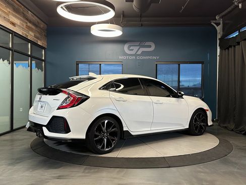 Used 2018 Honda Civic Sport image 3