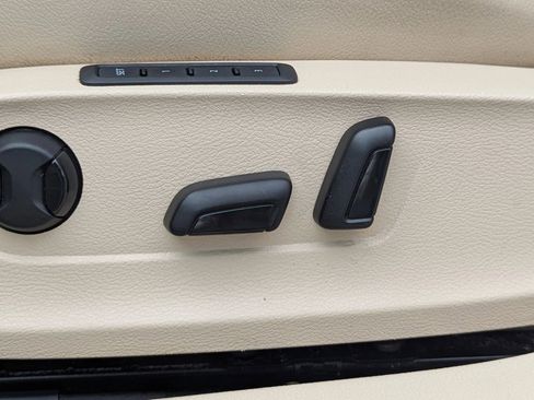 Used 2014 Volkswagen Passat TDI SEL Premium FWD image 19