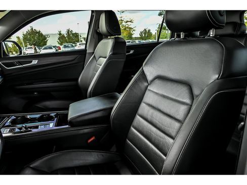 Used 2024 Volkswagen Atlas SEL image 13