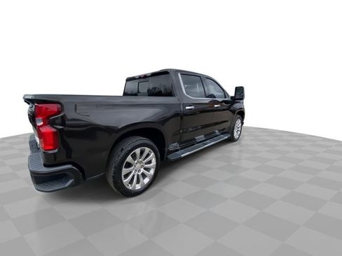 Used 2020 Chevrolet Silverado 1500 High Country w/ Technology Package AWD/4WD image 2