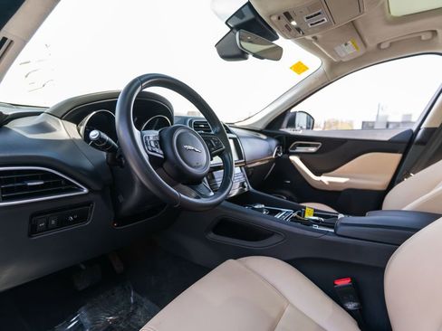 Used 2020 Jaguar F-PACE Premium AWD/4WD image 4