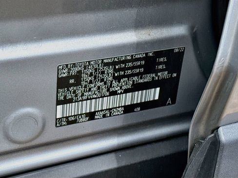 Used 2022 Toyota RAV4 XLE Premium AWD/4WD image 35