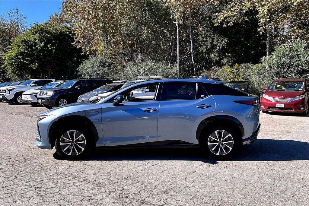 Used 2023 Lexus RZ 450e Premium w/ Technology Package AWD/4WD image 10