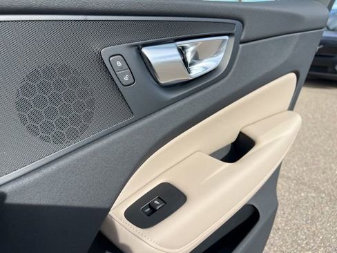 New 2026 Volvo XC60 B5 Plus w/ Protection Package Premier image 32