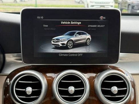 Used 2017 Mercedes-Benz GLC 300 4MATIC Coupe image 44