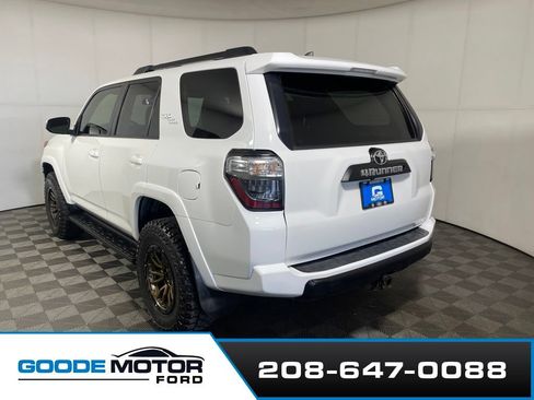 Used 2019 Toyota 4Runner TRD Off-Road AWD/4WD image 5