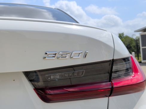 New 2026 BMW 330i xDrive Sedan w/ M Sport Package AWD/4WD image 11