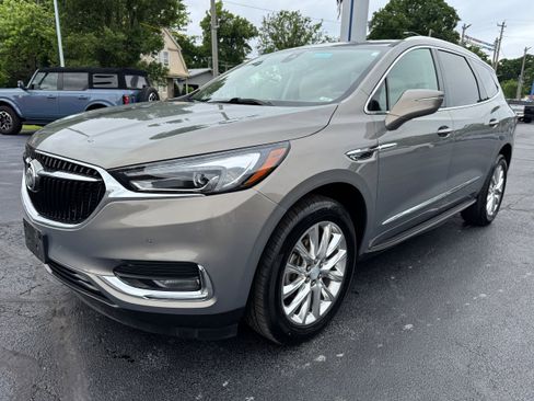Used 2019 Buick Enclave Premium w/ Experience Buick Package FWD image 3
