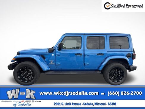 Used 2023 Jeep Wrangler Unlimited Sahara w/ Cold Weather Group AWD/4WD image 8