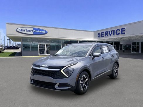 Used 2024 Kia Sportage EX FWD image 4