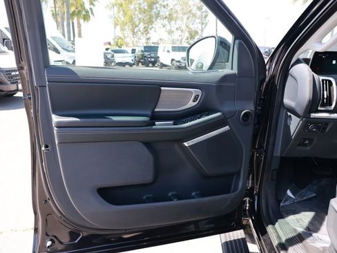 Used 2025 Ford Expedition Max Platinum AWD/4WD image 17