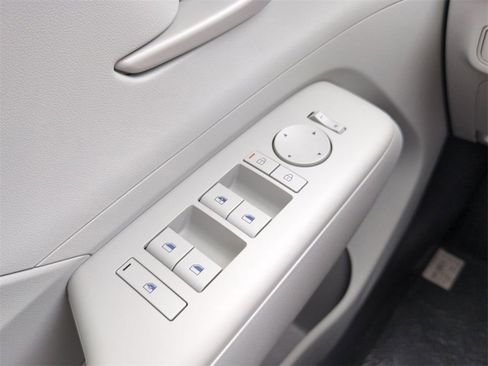 New 2026 Hyundai Kona SE image 27