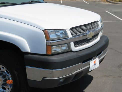 Used 2004 Chevrolet Silverado 2500 LT w/ Skid Plate Package AWD/4WD image 35