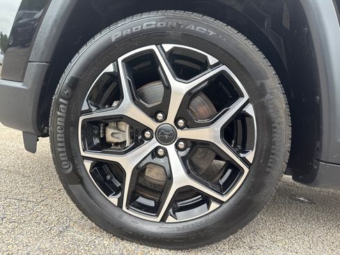 Used 2025 Jeep Compass Limited AWD/4WD image 13