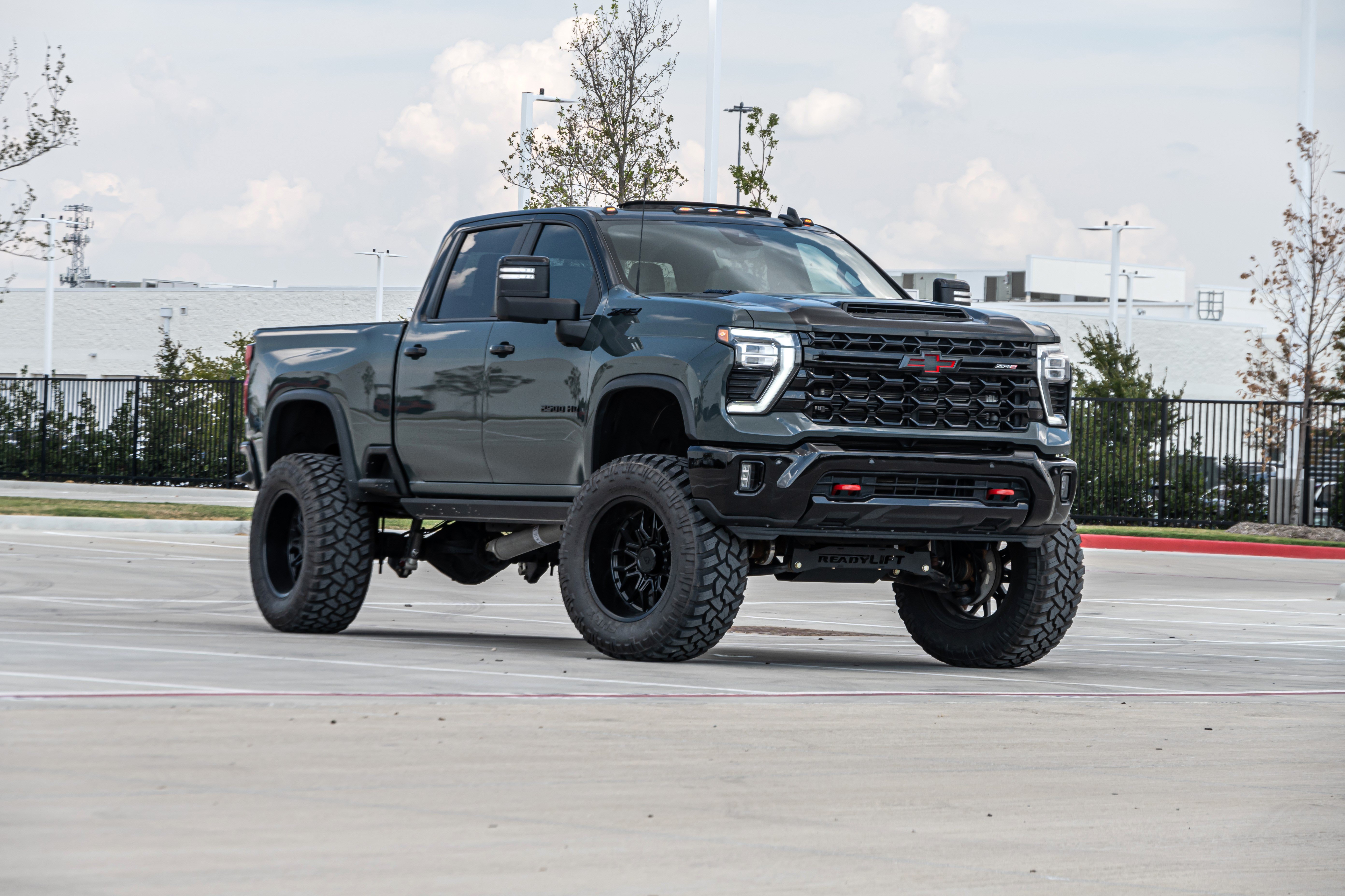 Used 2026 Chevrolet Silverado 2500 ZR2 AWD/4WD image 2