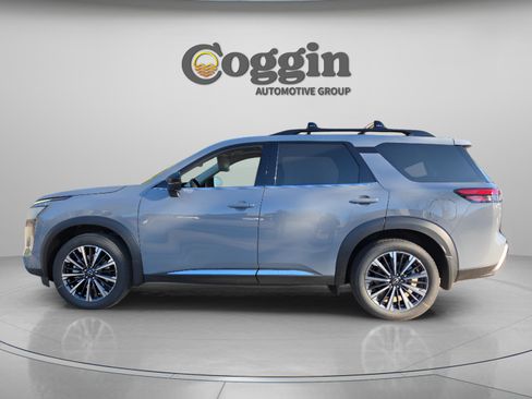 New 2026 Nissan Pathfinder Platinum image 3