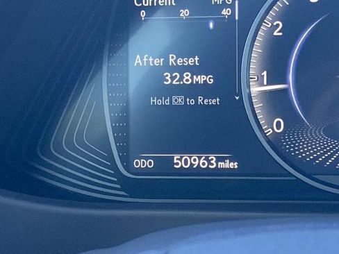Used 2019 Lexus UX 200 w/ Premium Package FWD image 8