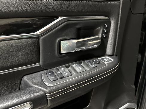 Used 2019 RAM 2500 Laramie w/ Black Appearance Package image 21