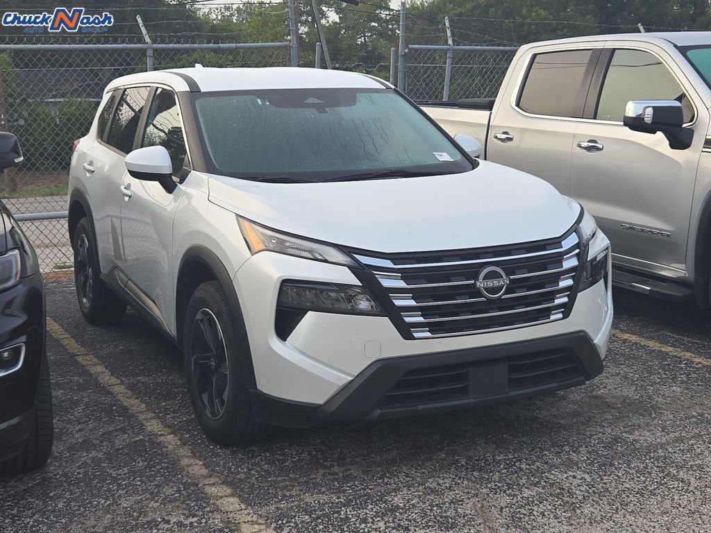 Used 2025 Nissan Rogue SV AWD/4WD image 1