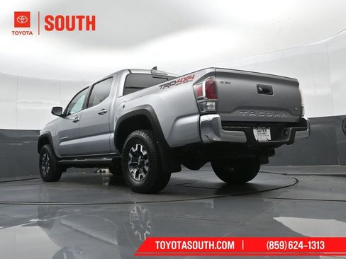 Used 2020 Toyota Tacoma TRD Off-Road image 40