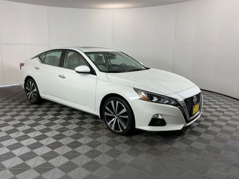 Used 2021 Nissan Altima 2.5 Platinum image 3