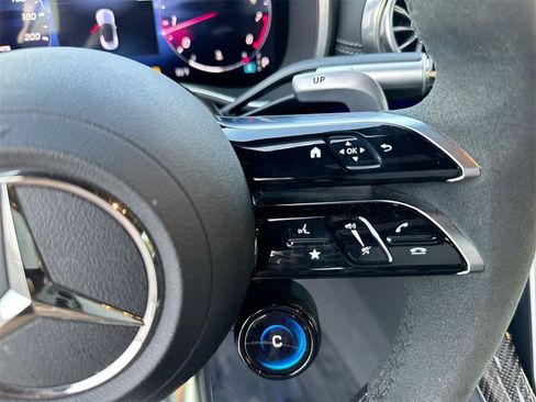 Used 2022 Mercedes-Benz SL 63 AMG 4MATIC image 18