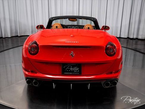 Used 2016 Ferrari California T RWD image 17