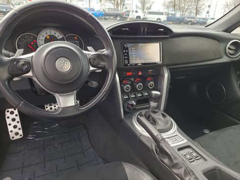 Used 2019 Toyota 86 image 18