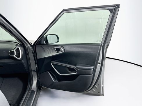 Used 2023 Kia Soul LX w/ LX Technology Package FWD image 29