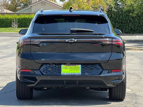 Used 2024 Chevrolet Equinox EV RS FWD image 12