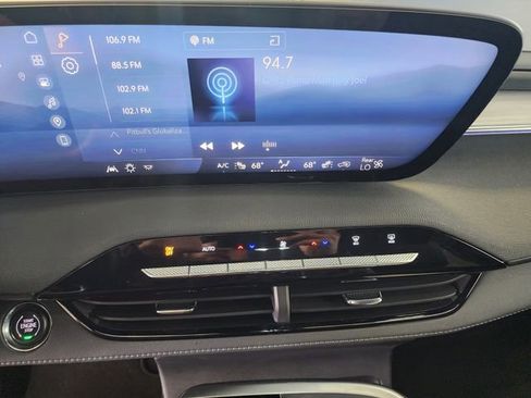 Certified 2025 Buick Enclave Preferred AWD/4WD image 27