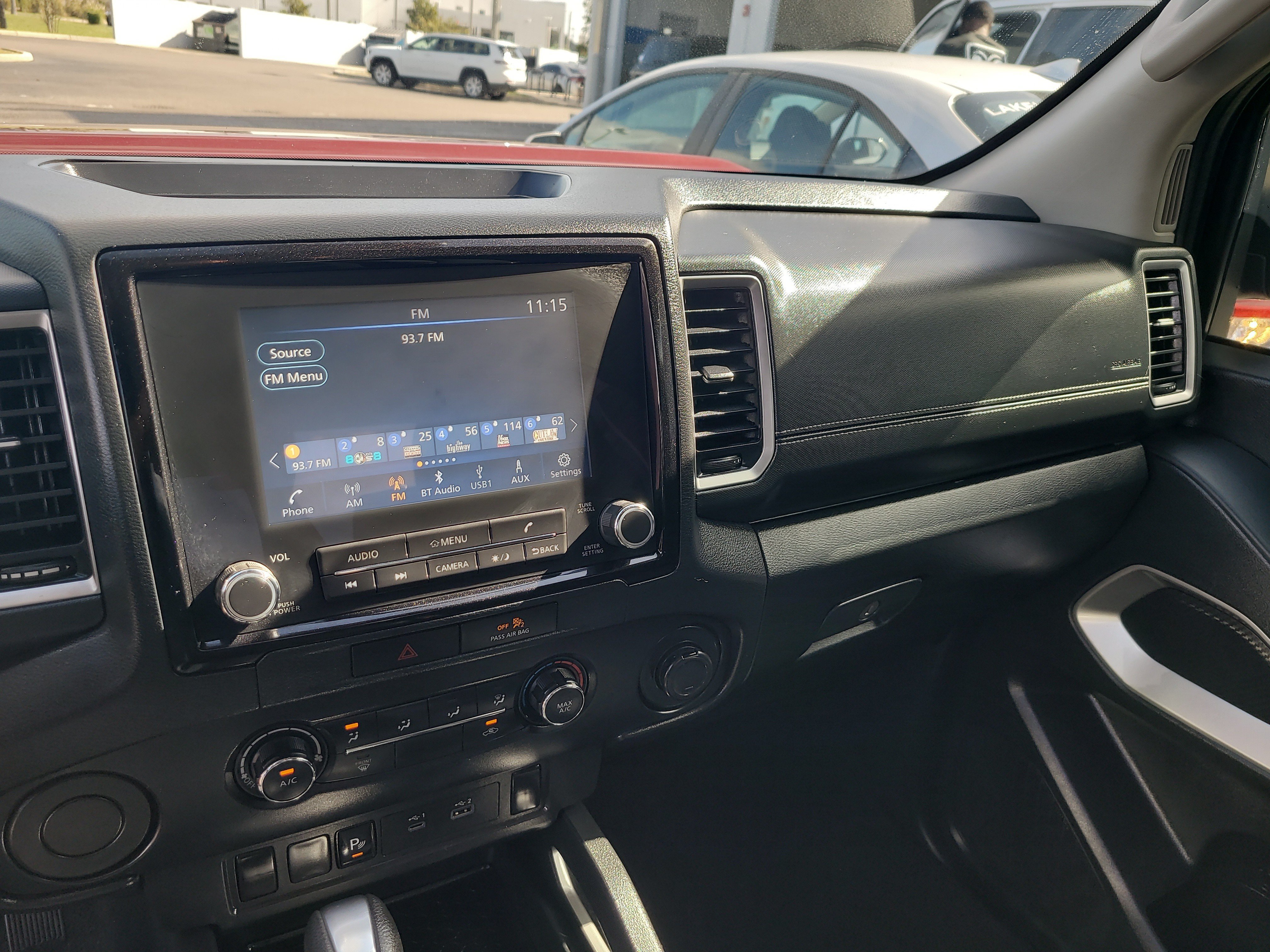 Used 2022 Nissan Frontier SV w/ Technology Package RWD image 17